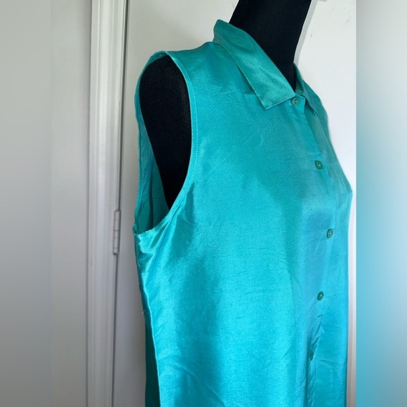 VINTAGE 100% Silk Blue Sleeveless Button Down Shirt with Dress Collar - Picture 5 of 9